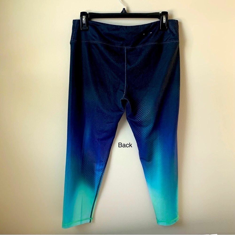 SO Perfect Yoga ombré style mid-calf, dark blue & aqua green leggings. Size L